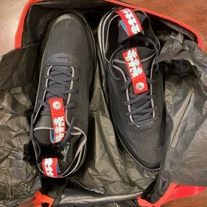 Bala Twelves size 9